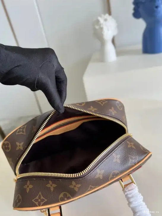 First bag ru LOUIS CITE VUITTON 0617